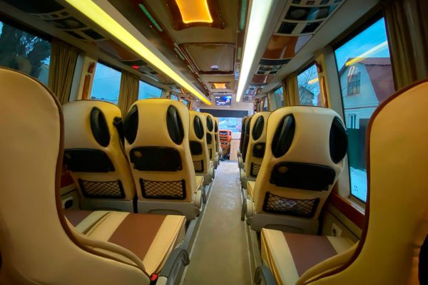 bus-18